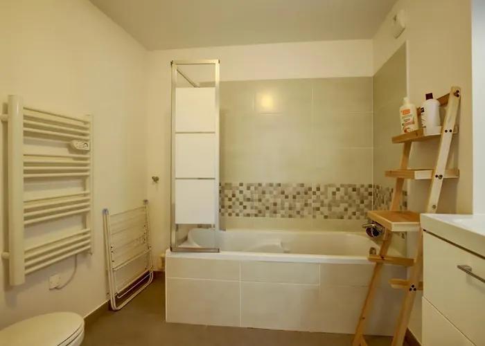 Le Beau Troubadour Climatisation Centre-ville アパート *